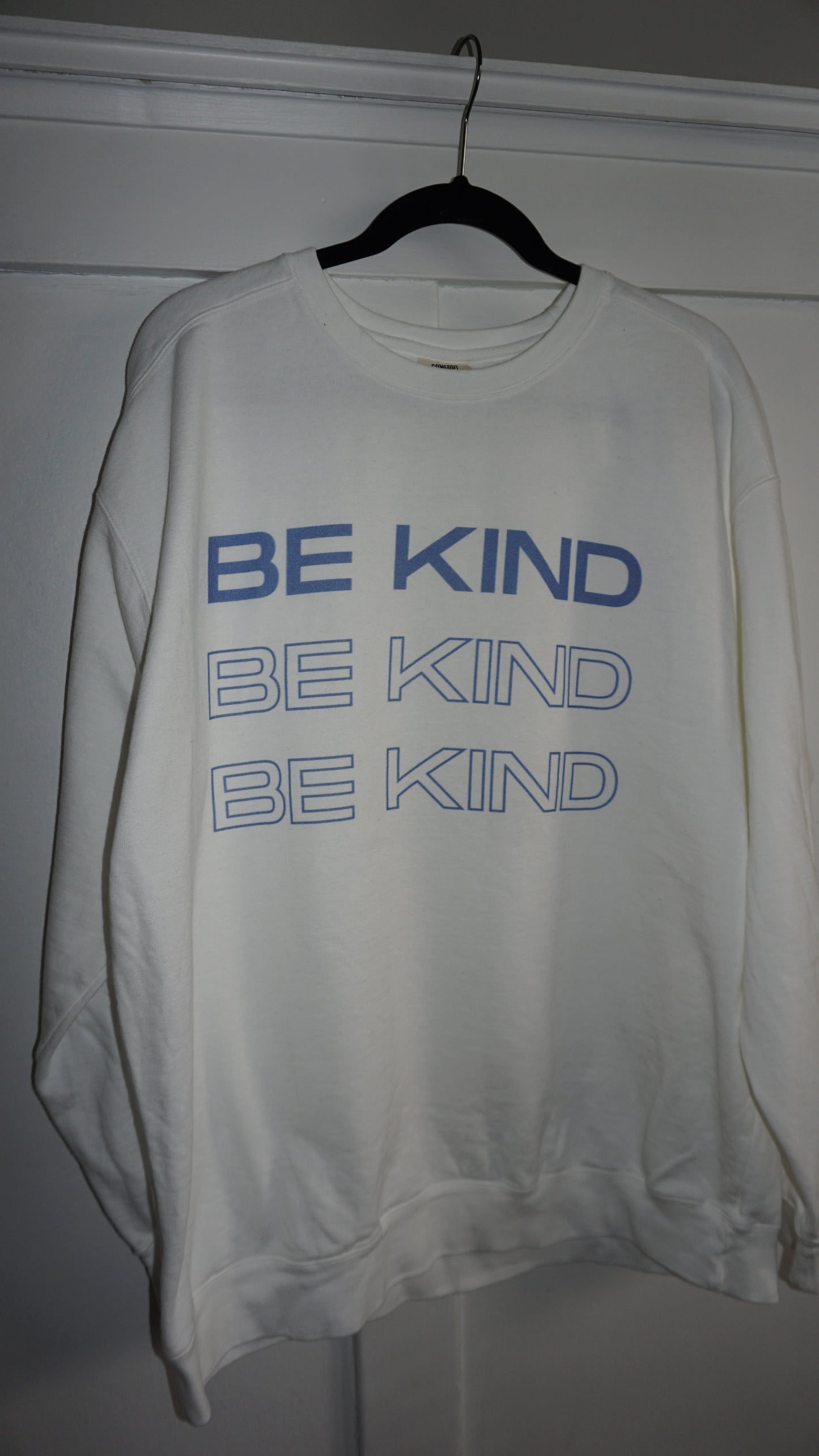 BE KIND White Crewneck